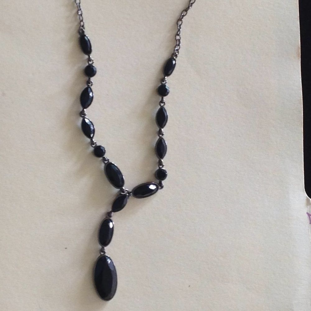 J23)  Black Stone with Antique Gunmetal chain16-18"  Beautiful
